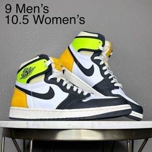 Nike Air Jordan 1 Mid Shoes
